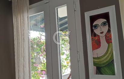 Çeşme Çiftlikköy'de Sakız Adası Manzaralı Yazlık
