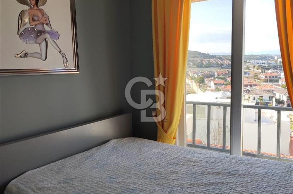 Çeşme Çiftlikköy'de Sakız Adası Manzaralı Yazlık