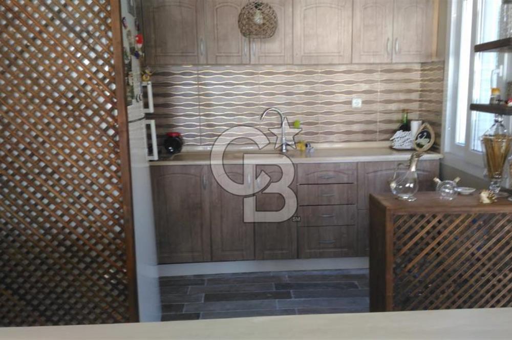 Çeşme Çiftlikköy'de Sakız Adası Manzaralı Yazlık