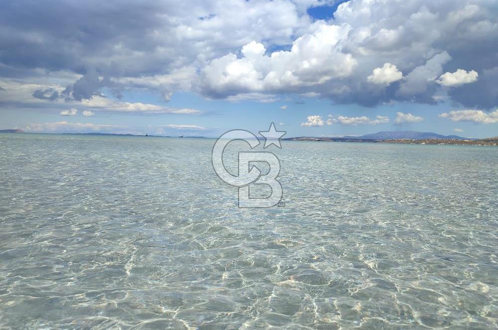 Çeşme Çiftlikköy'de Sakız Adası Manzaralı Yazlık