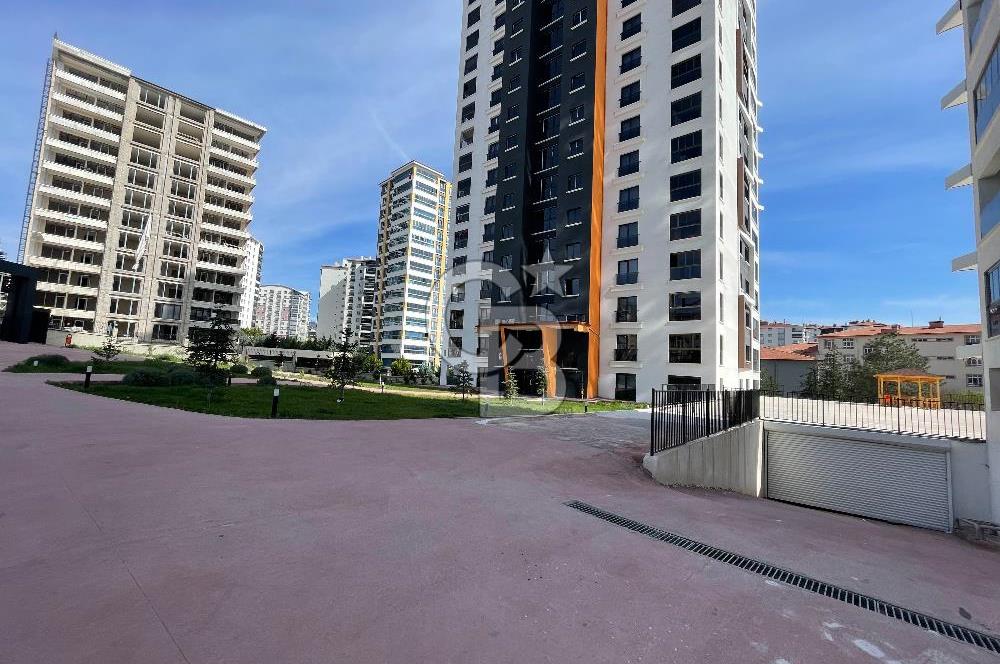 Güneşevlerde Satılık Site içinde 6+2 satılık daire
