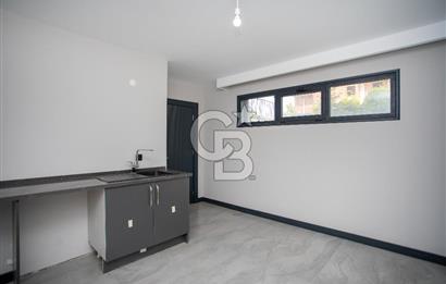 Yenifoça Cumhuriyet Mah. Satılık Havuzlu Lüks Villa