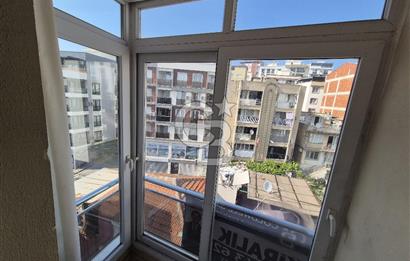 Bayraklı Gümüşpala Deniz Manzaralı Özel Dizayn Kiralık 2+1 Daire