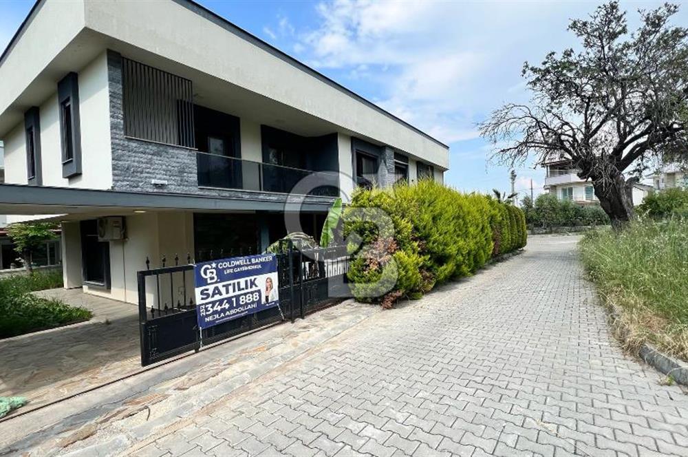 Kuşadası Güzelçamlı Denize Yürüme Mesafesinde 3+1 Satılık Villa