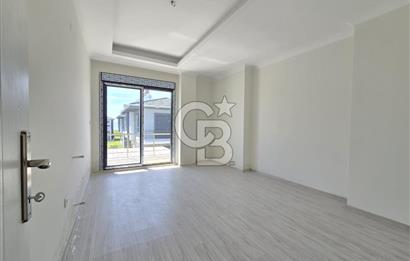 Ayvalık Altınova'da Denize Sıfır Satılık Villa