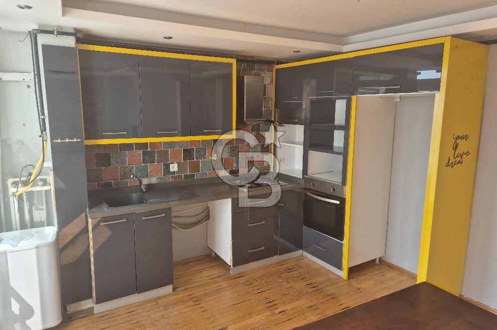 Bayraklı Gümüşpala Deniz Manzaralı Özel Dizayn Kiralık 2+1 Daire