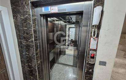Bayraklı Gümüşpala Deniz Manzaralı Özel Dizayn Kiralık 2+1 Daire