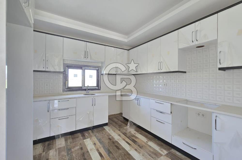 Ayvalık Altınova'da Denize Sıfır Satılık Villa