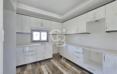 Ayvalık Altınova'da Denize Sıfır Satılık Villa