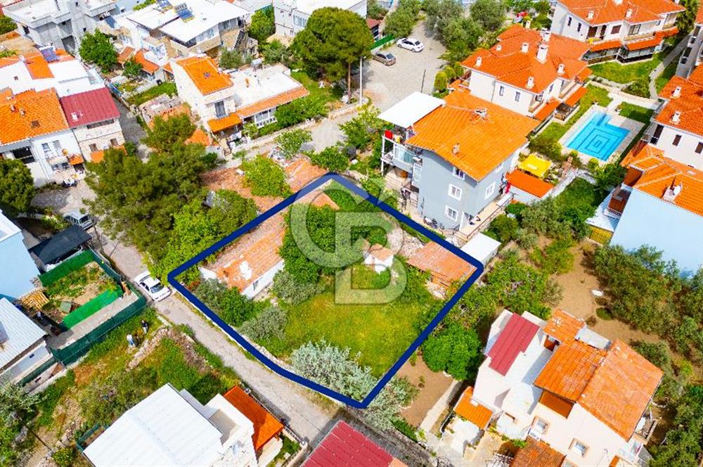 Yenifoça Merkezde Marinaya Yürüme Mesafesinde Satılık Arsa