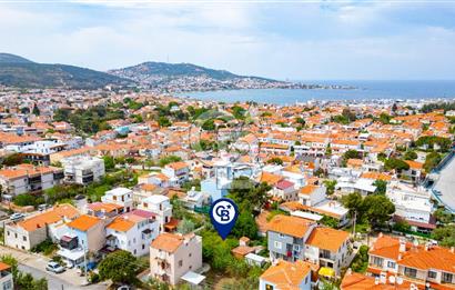 Yenifoça Merkezde Marinaya Yürüme Mesafesinde Satılık Arsa
