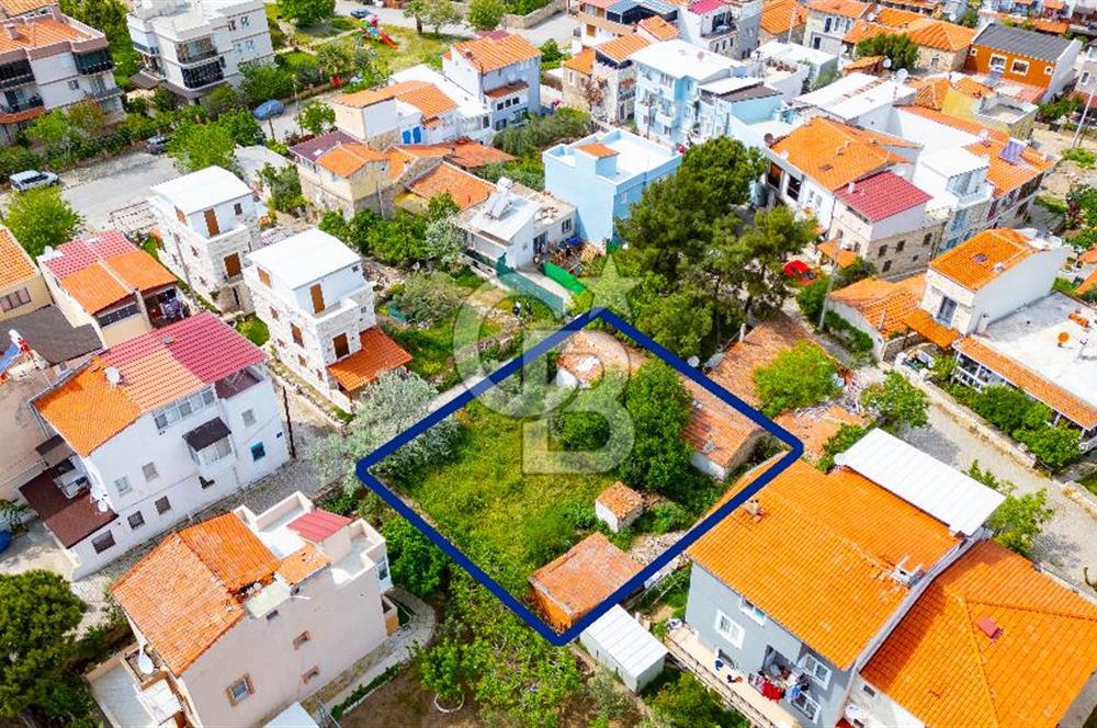 Yenifoça Merkezde Marinaya Yürüme Mesafesinde Satılık Arsa