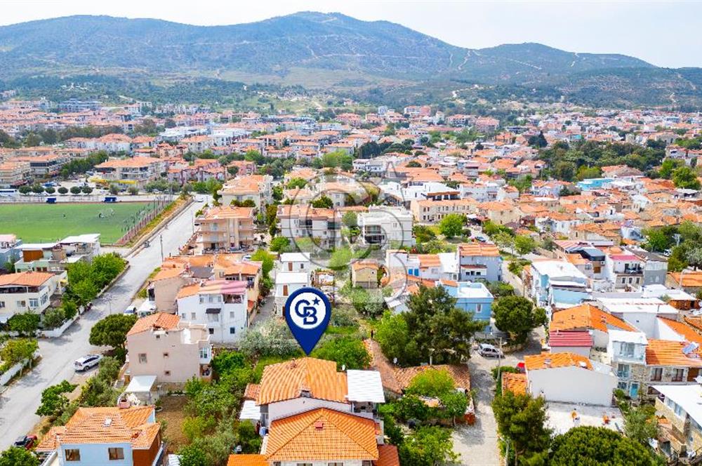 Yenifoça Merkezde Marinaya Yürüme Mesafesinde Satılık Arsa