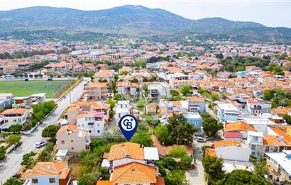Yenifoça Merkezde Marinaya Yürüme Mesafesinde Satılık Arsa