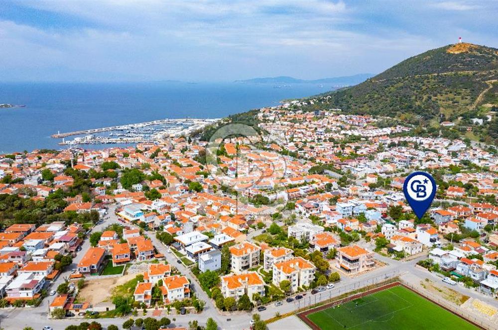 Yenifoça Merkezde Marinaya Yürüme Mesafesinde Satılık Arsa