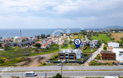 Yenifoça Cumhuriyet Mah. Satılık Havuzlu Lüks Villa