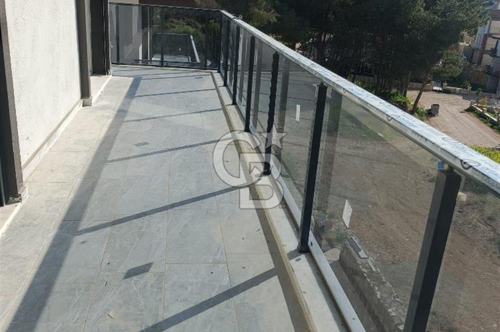 YENİFOÇA'DA SATILIK 3+2 TRİPLEX 