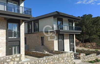 YENİFOÇA'DA SATILIK 3+2 TRİPLEX 