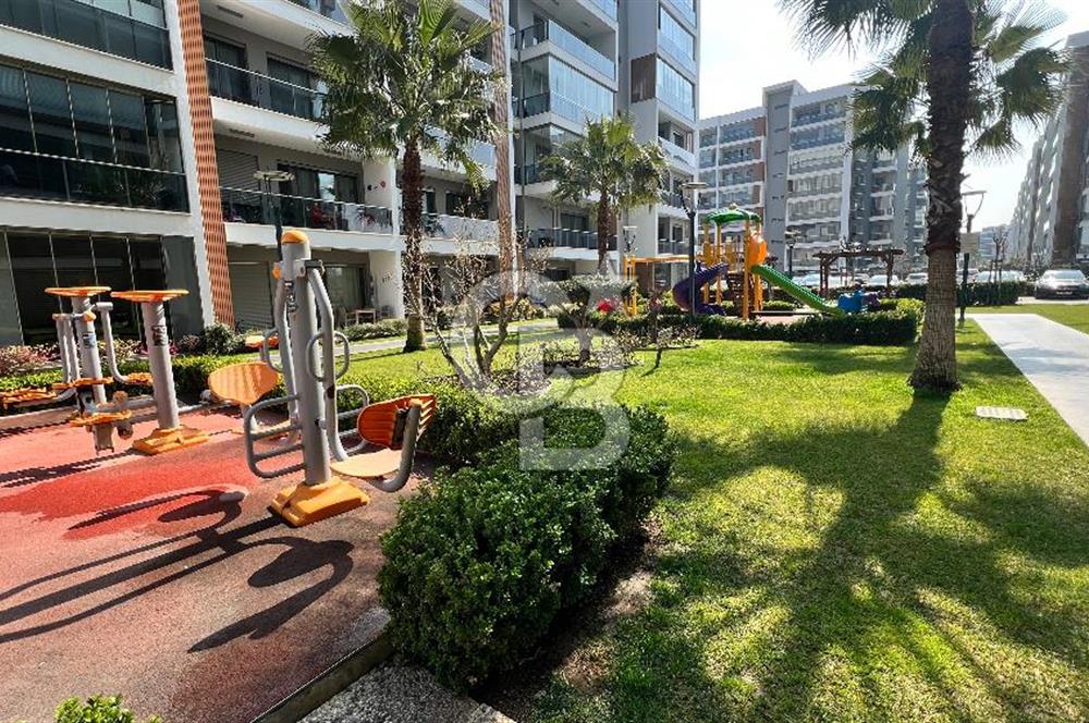 Ataşehir Modern Sitesinde Eşyalı Satılık 1+1 Daire