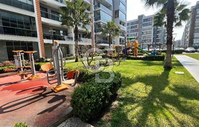 Ataşehir Modern Sitesinde Eşyalı Satılık 1+1 Daire