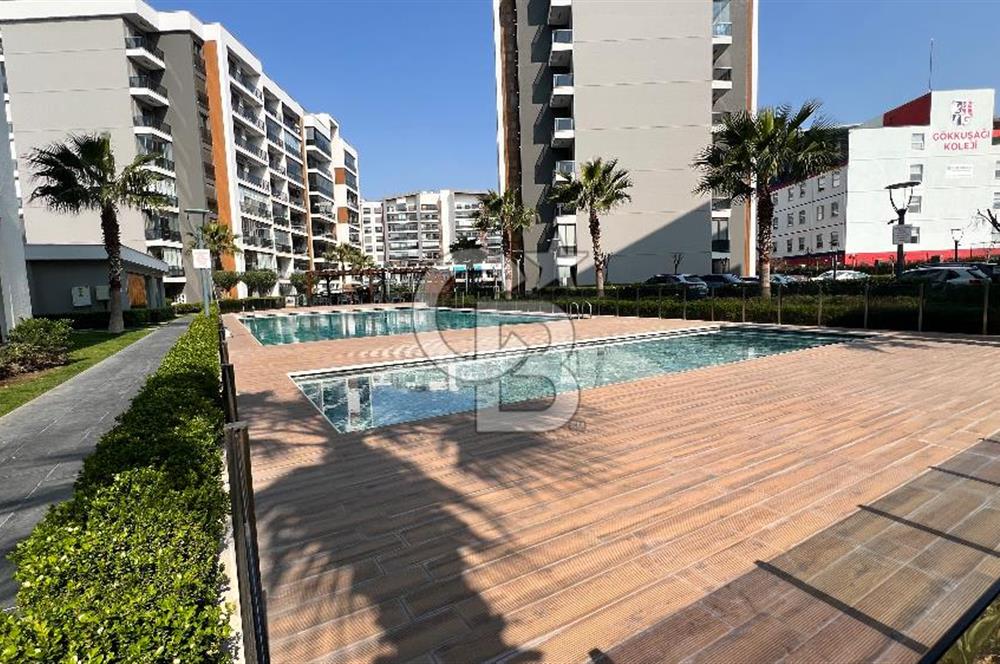 Ataşehir Modern Sitesinde Eşyalı Satılık 1+1 Daire
