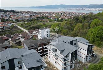 Topçular'da Doğanın İçinde Deniz Manzaralı Sıfır 3+1 ÇatıDubleks