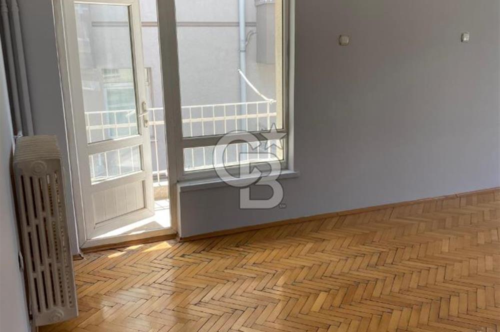 TUNALI HİLMİ CADDESİ İLE HACIYOLU CADDESİ KESİŞİMİNDE 3+1 KİRALIK DAİRE