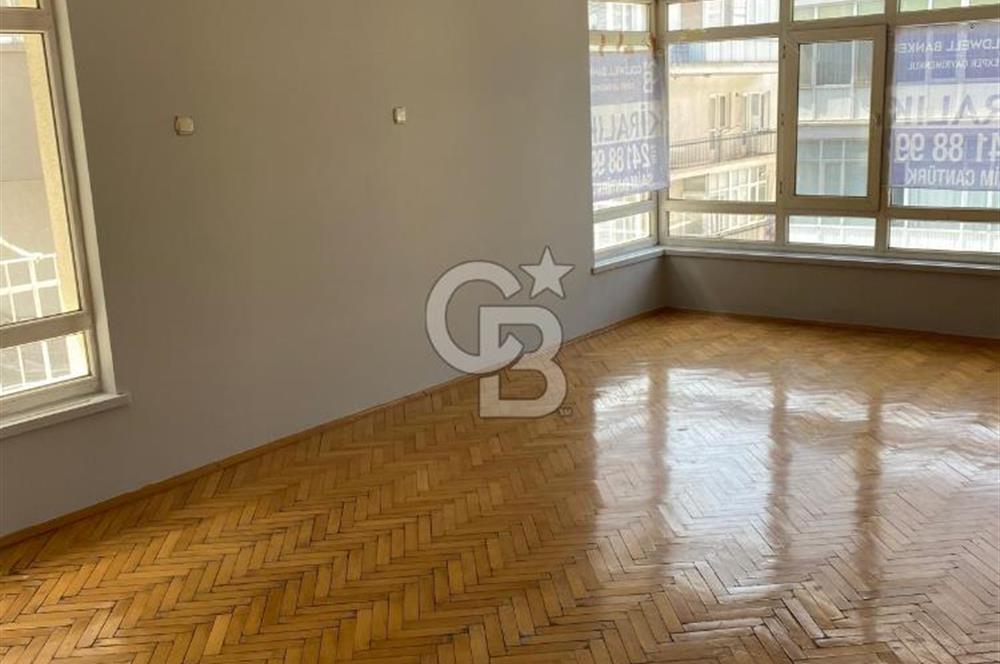 TUNALI HİLMİ CADDESİ İLE HACIYOLU CADDESİ KESİŞİMİNDE 3+1 KİRALIK DAİRE