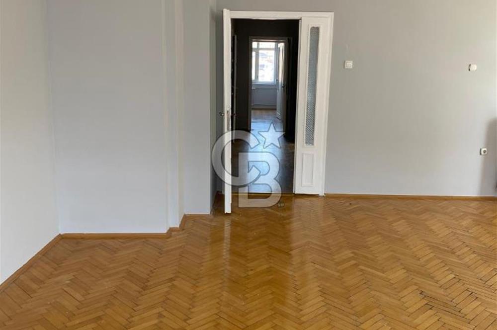 TUNALI HİLMİ CADDESİ İLE HACIYOLU CADDESİ KESİŞİMİNDE 3+1 KİRALIK DAİRE