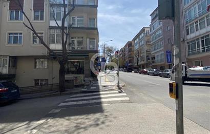TUNALI HİLMİ CADDESİ İLE HACIYOLU CADDESİ KESİŞİMİNDE 3+1 KİRALIK DAİRE