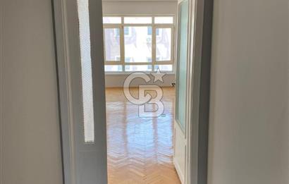 TUNALI HİLMİ CADDESİ İLE HACIYOLU CADDESİ KESİŞİMİNDE 3+1 KİRALIK DAİRE