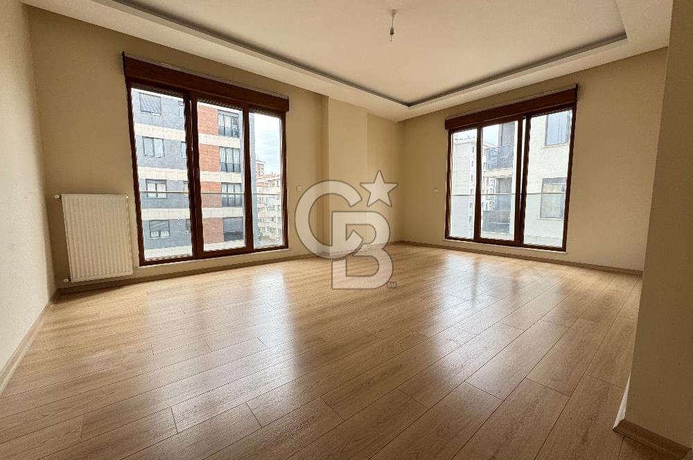 KADIKÖY MERDİVENKÖY MAHALLESİ KİRALIK 3+1 DAİRE