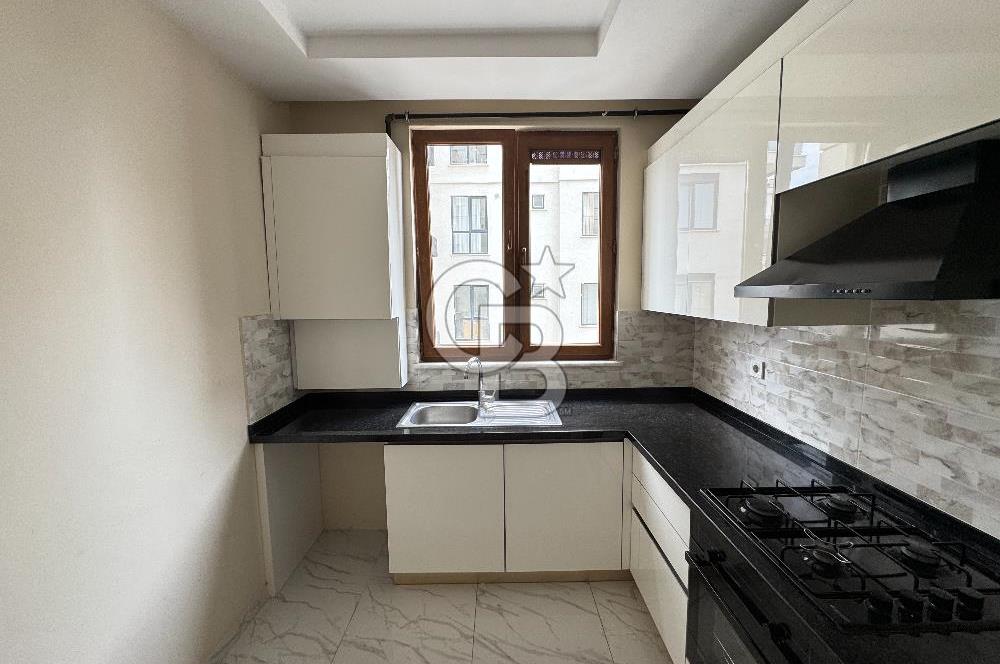 KADIKÖY MERDİVENKÖY MAHALLESİ KİRALIK 3+1 DAİRE