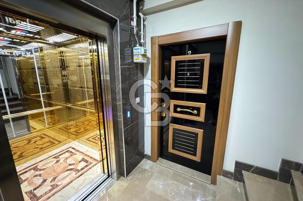 KADIKÖY MERDİVENKÖY MAHALLESİ KİRALIK 3+1 DAİRE