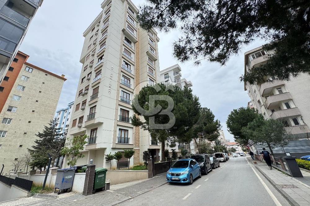 KADIKÖY MERDİVENKÖY MAHALLESİ KİRALIK 3+1 DAİRE