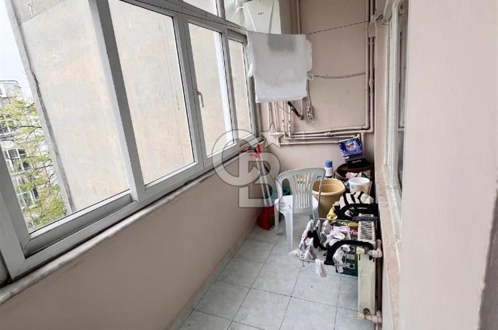 Aksaray Yusufpaşa tramvay durağı karşısında 70 m2 satılık daire