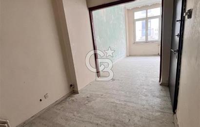 Aksaray Yusufpaşa tramvay durağı karşısında 70 m2 satılık daire