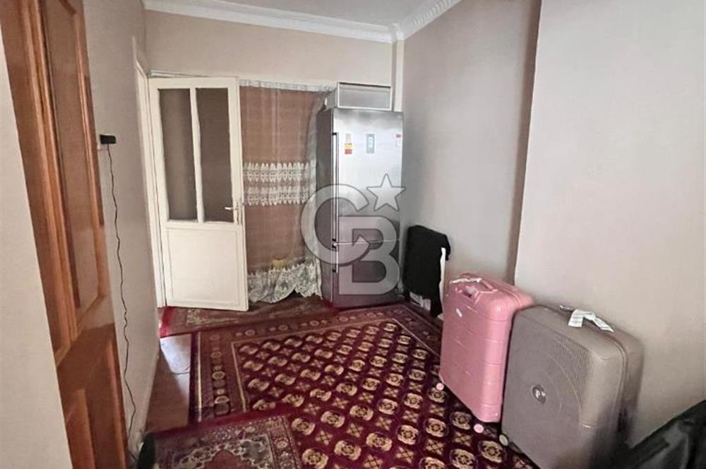 Aksaray Yusufpaşa tramvay durağı karşısında 70 m2 satılık daire