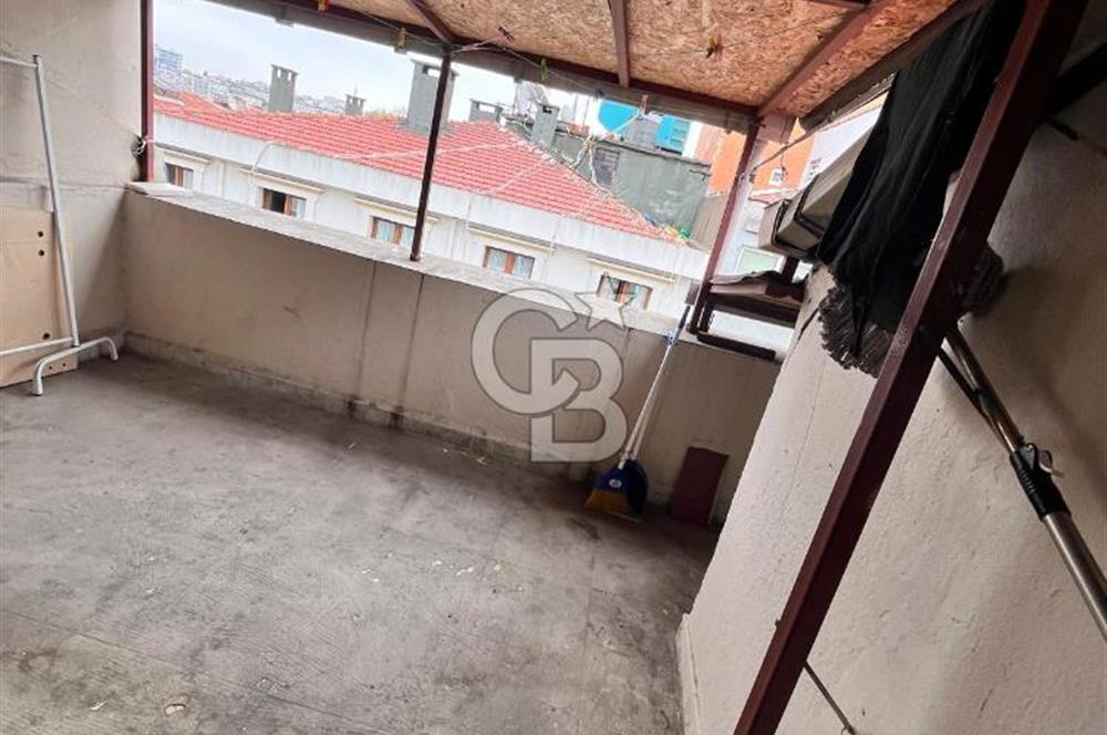 Aksaray Yusufpaşa tramvay durağı karşısında 60 m2 satılık teraslı daire