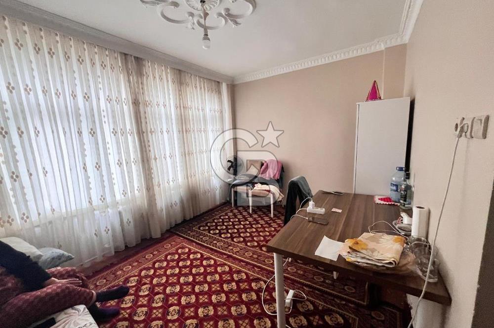 Aksaray Yusufpaşa tramvay durağı karşısında 70 m2 satılık daire