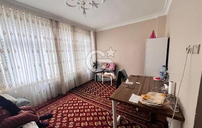 Aksaray Yusufpaşa tramvay durağı karşısında 70 m2 satılık daire