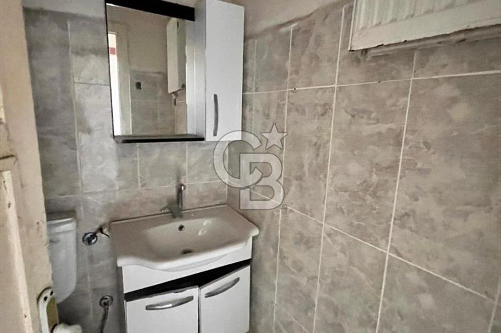 Aksaray Yusufpaşa tramvay durağı karşısında 70 m2 satılık daire