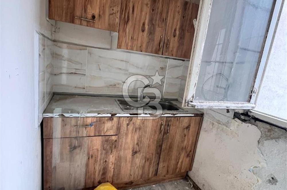 Aksaray Yusufpaşa tramvay durağı karşısında 60 m2 satılık teraslı daire