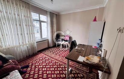Aksaray Yusufpaşa tramvay durağı karşısında 70 m2 satılık daire