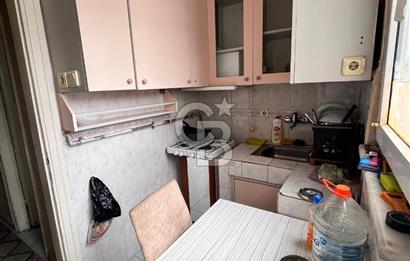 Aksaray Yusufpaşa tramvay durağı karşısında 70 m2 satılık daire