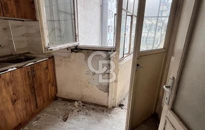 Aksaray Yusufpaşa tramvay durağı karşısında 60 m2 satılık teraslı daire