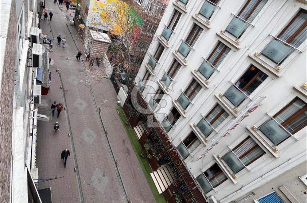 Aksaray Yusufpaşa tramvay durağı karşısında 70 m2 satılık daire