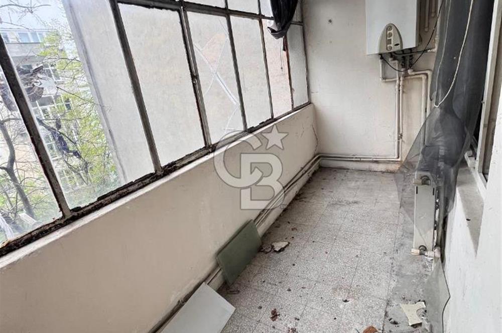 Aksaray Yusufpaşa tramvay durağı karşısında 60 m2 satılık teraslı daire