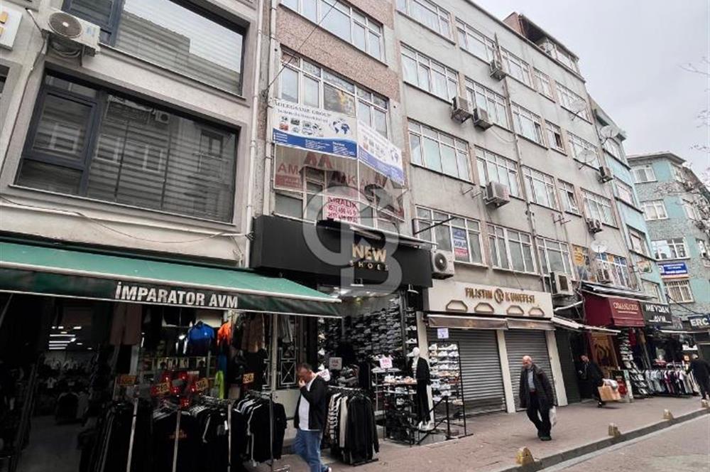 Aksaray Yusufpaşa tramvay durağı karşısında 70 m2 satılık daire