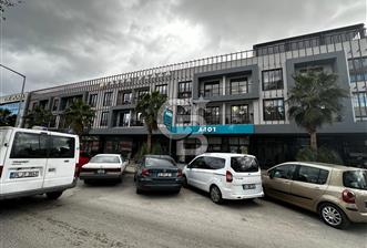 BORNOVA PLAZALAR BÖLGESİ PASSA PLAZA'DA SATILIK 1+1 OFİS